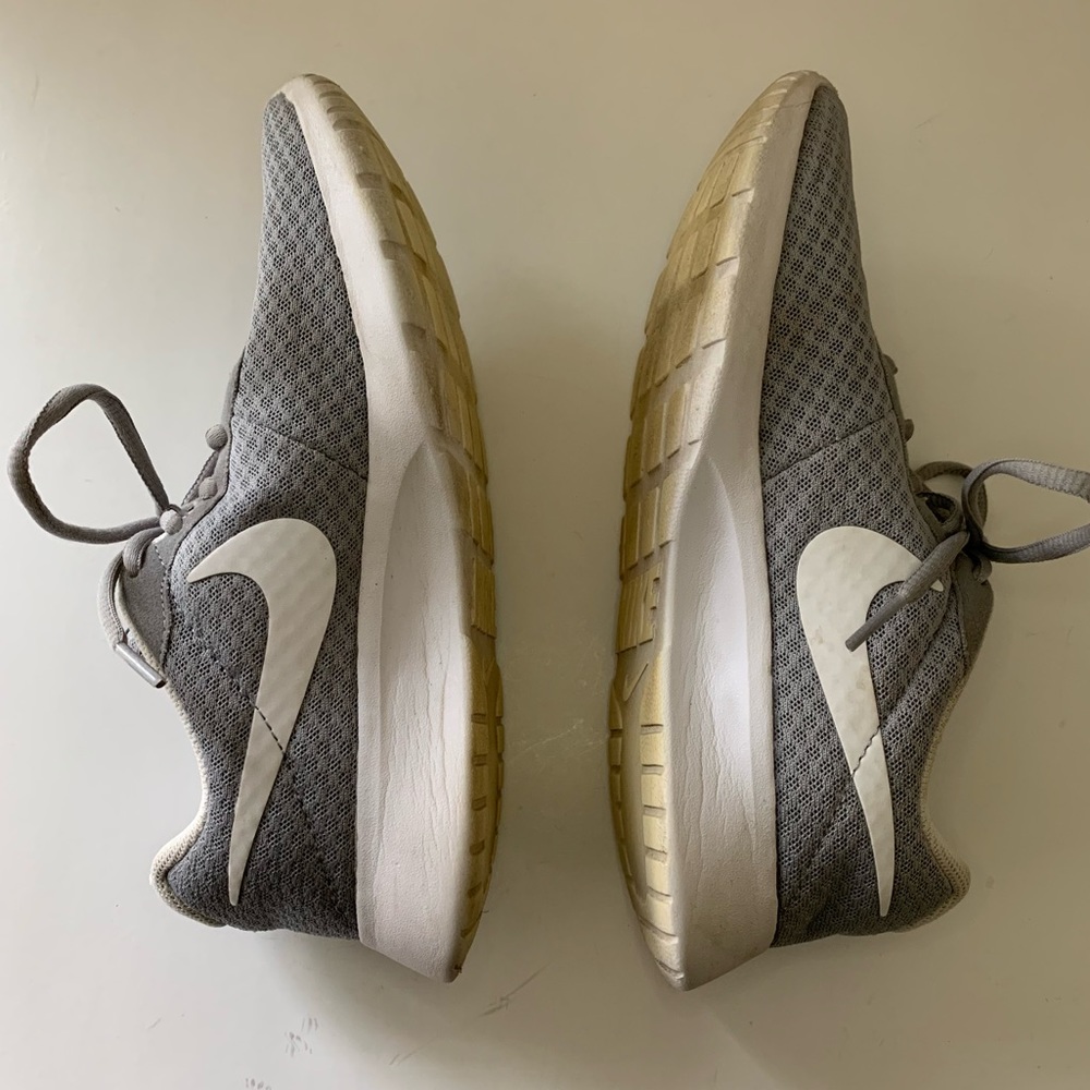 Nike Tanjun Grey / White Sneakers, W7 - Picture 10 of 14